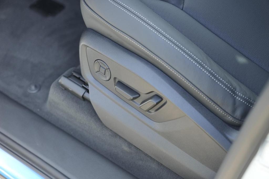 new 2025 Audi Q7 car, priced at $65,754