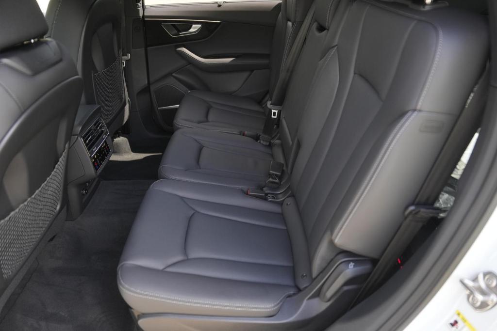 new 2025 Audi Q7 car, priced at $65,754
