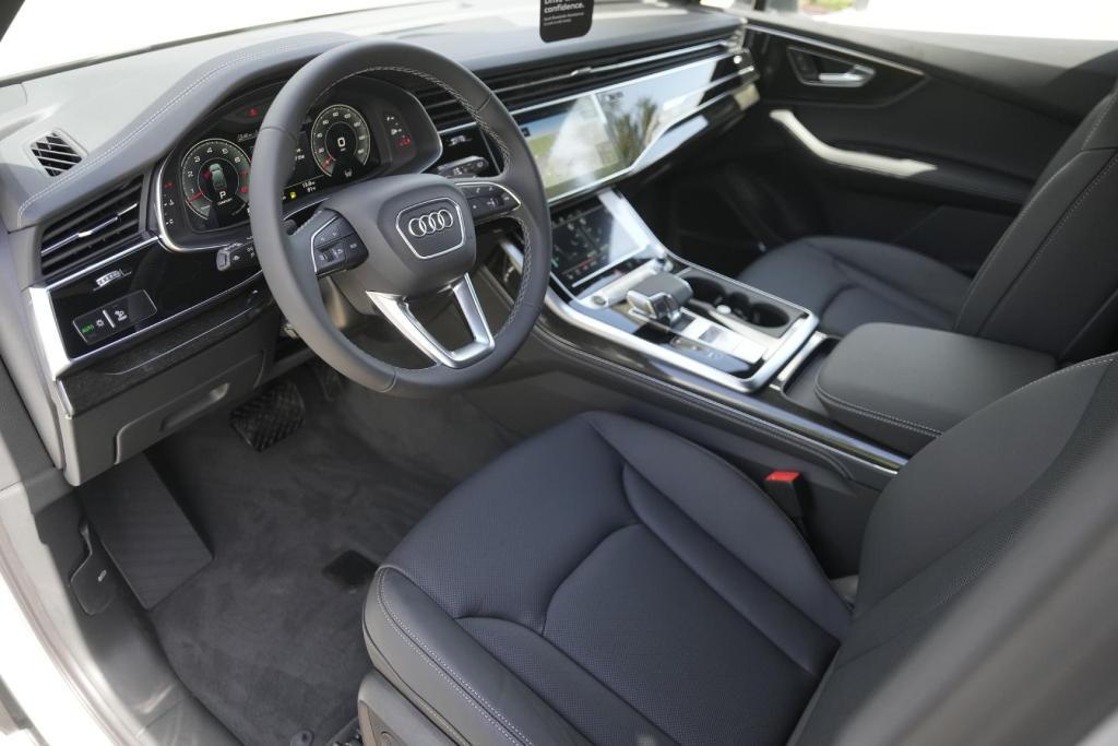 new 2025 Audi Q7 car, priced at $65,754