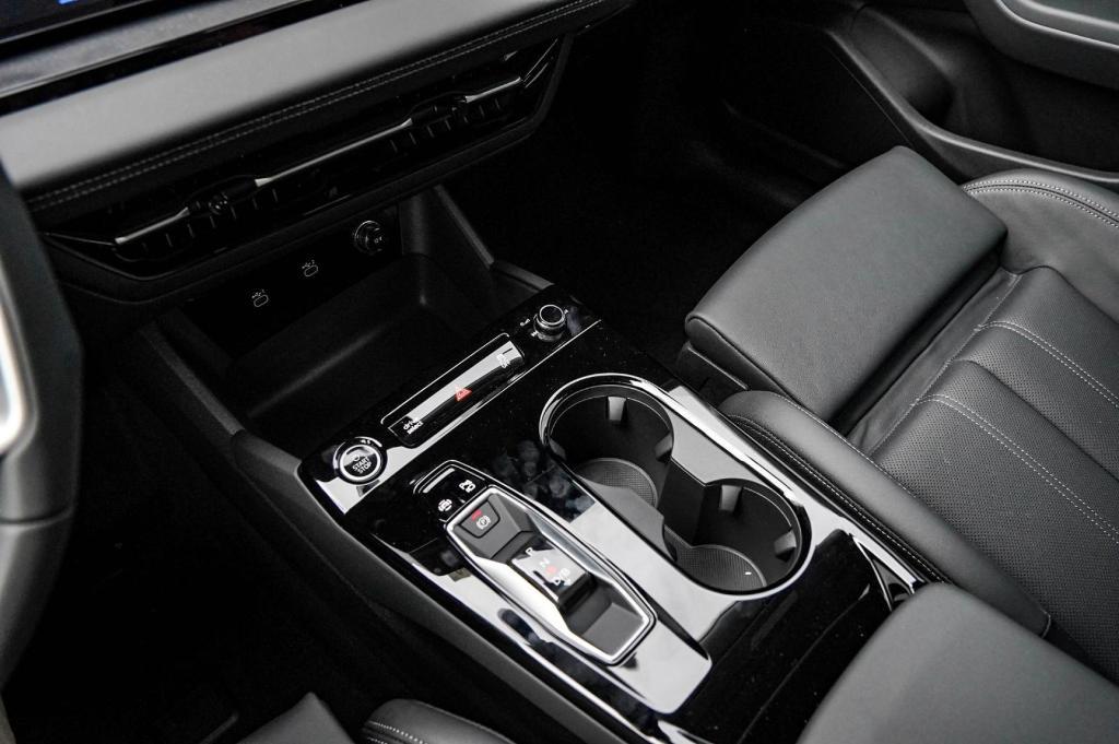 new 2025 Audi Q6 e-tron car, priced at $71,963