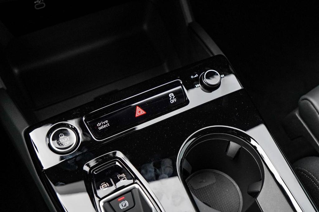 new 2025 Audi Q6 e-tron car, priced at $71,963