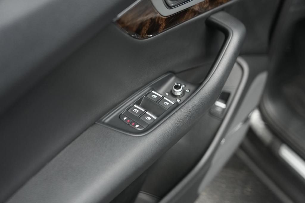 used 2018 Audi Q7 car, priced at $18,195