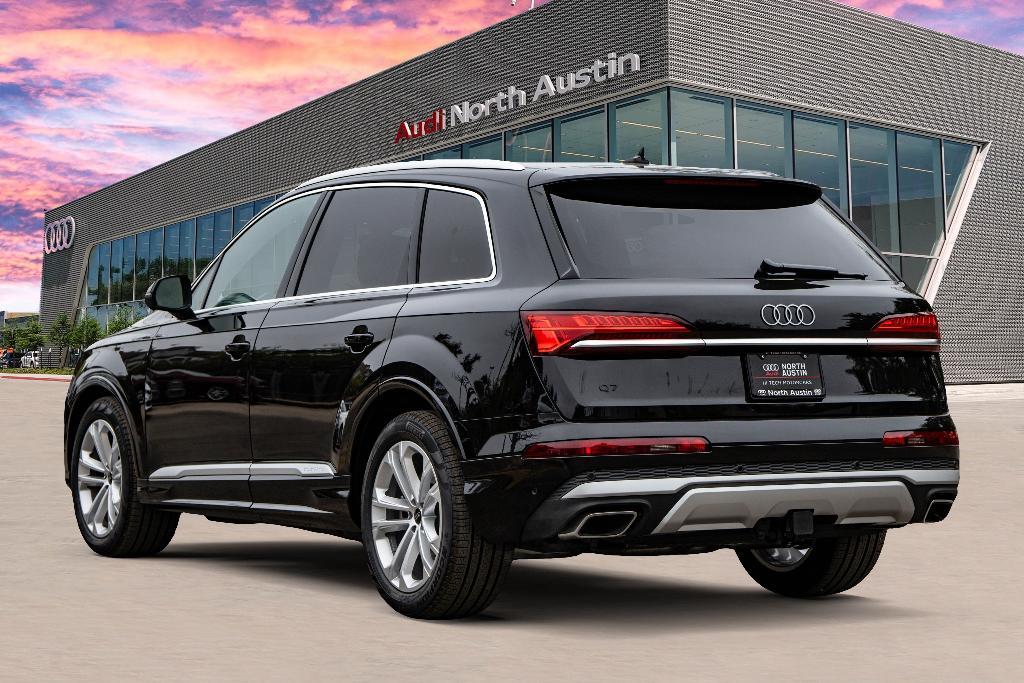 new 2025 Audi Q7 car, priced at $70,095