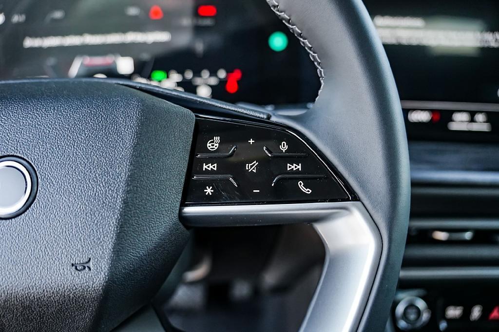 new 2025 Audi Q5 car, priced at $58,100