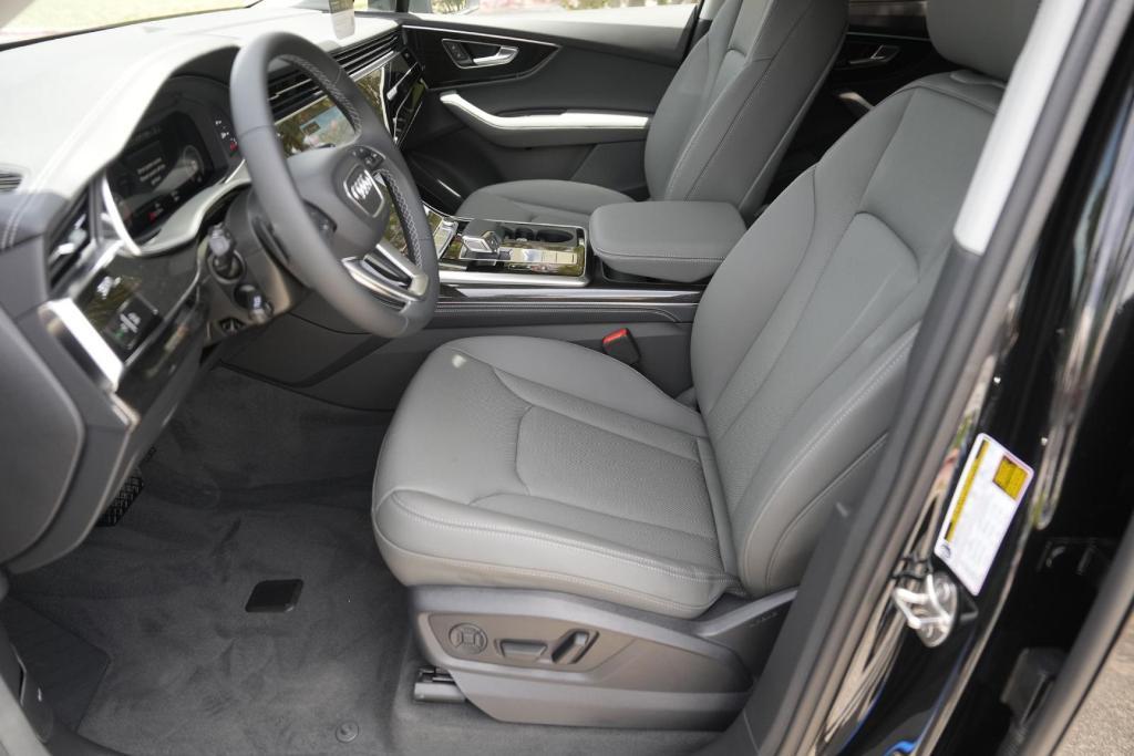 new 2025 Audi Q7 car, priced at $72,029