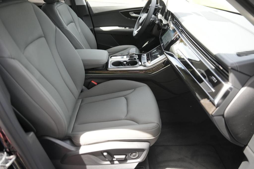 new 2025 Audi Q7 car, priced at $72,029