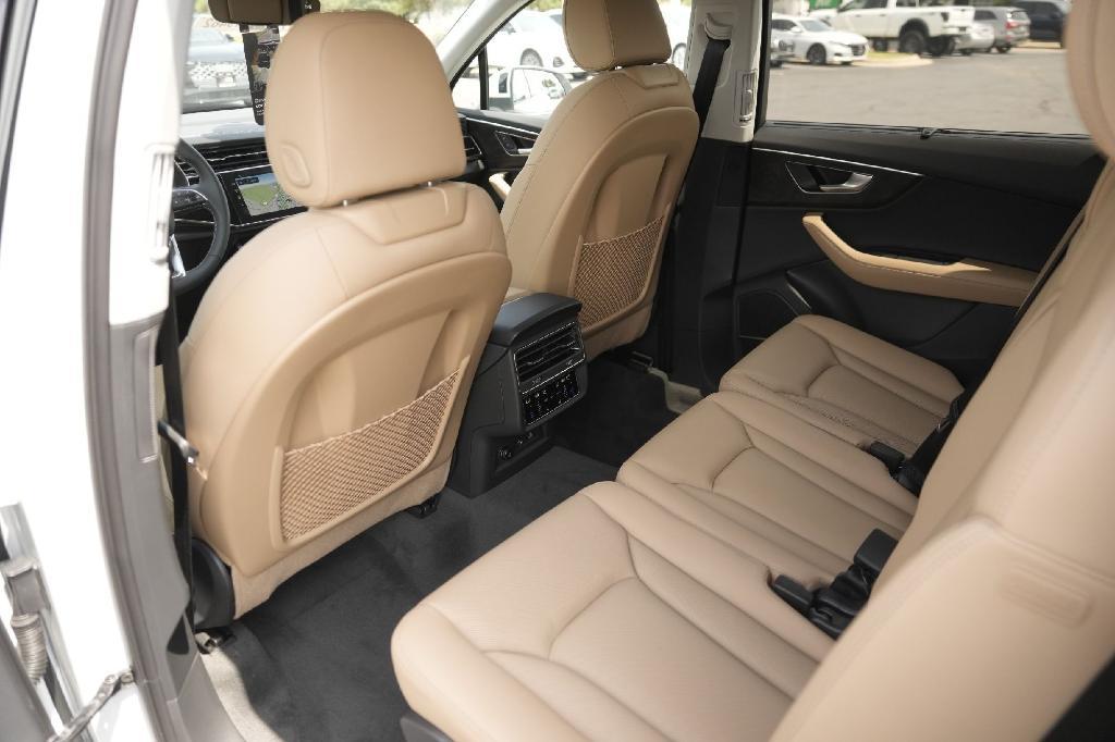 new 2025 Audi Q7 car, priced at $73,038