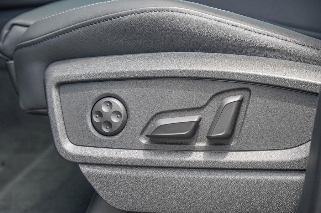 new 2025 Audi Q5 car, priced at $61,765