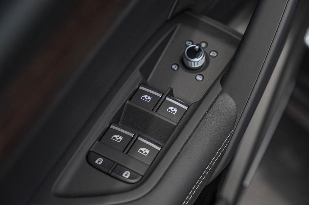 new 2025 Audi Q5 car, priced at $61,765