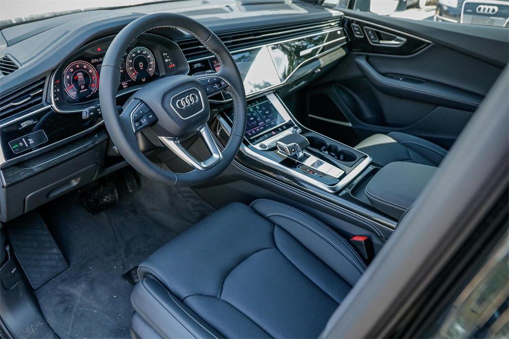 new 2025 Audi Q7 car, priced at $75,762