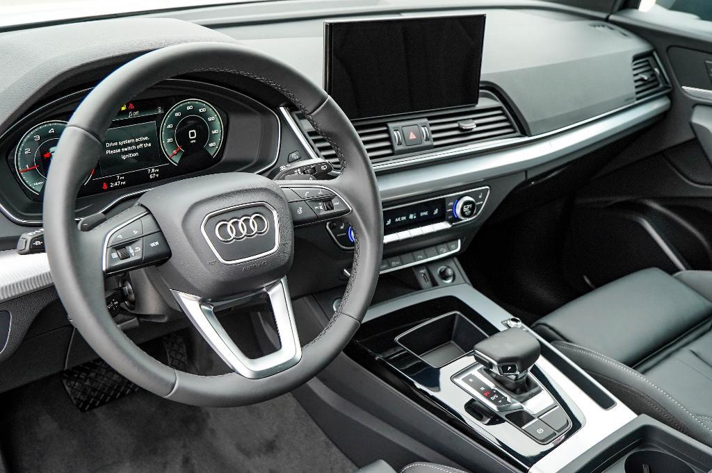 new 2025 Audi Q5 car, priced at $46,968