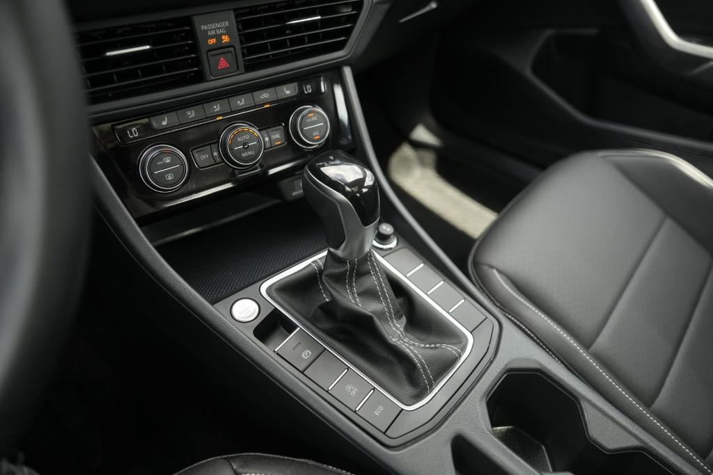 used 2024 Volkswagen Jetta car, priced at $25,397