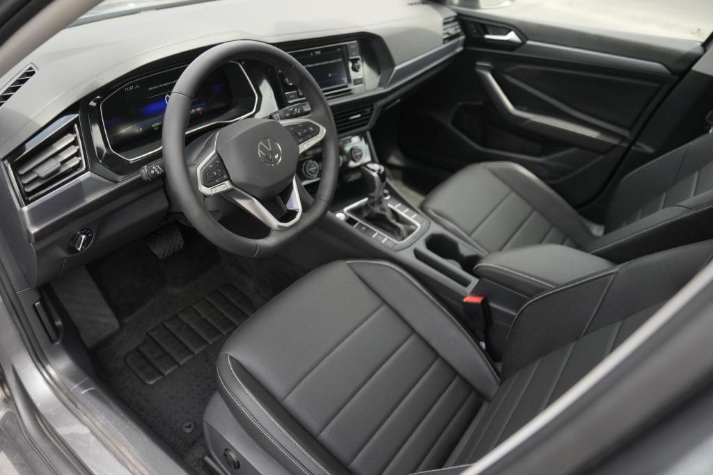 used 2024 Volkswagen Jetta car, priced at $25,397