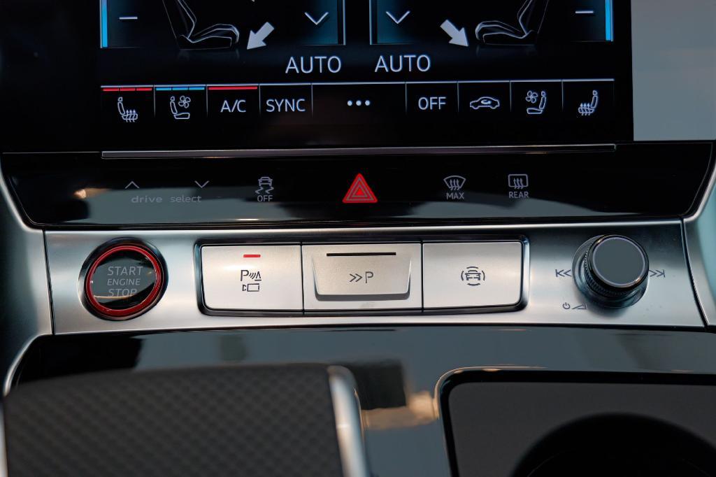 new 2026 Audi RS 6 Avant car, priced at $155,090