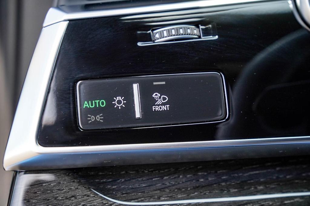 new 2025 Audi Q7 car, priced at $81,308