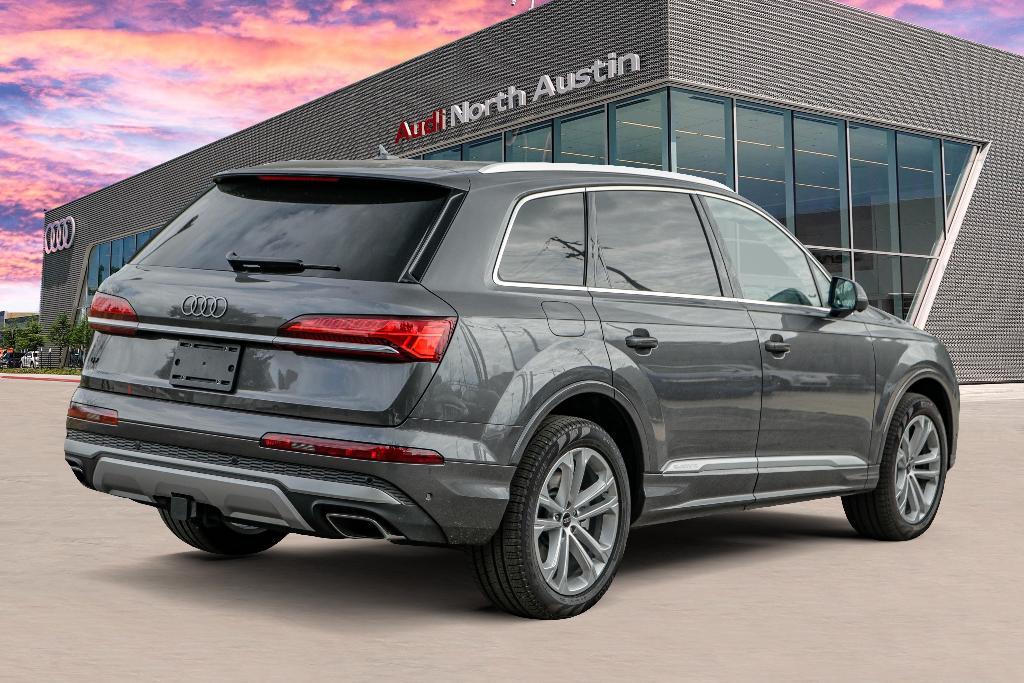 new 2025 Audi Q7 car, priced at $70,095