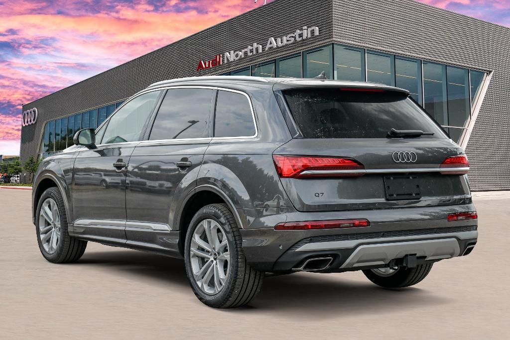 new 2025 Audi Q7 car, priced at $70,095