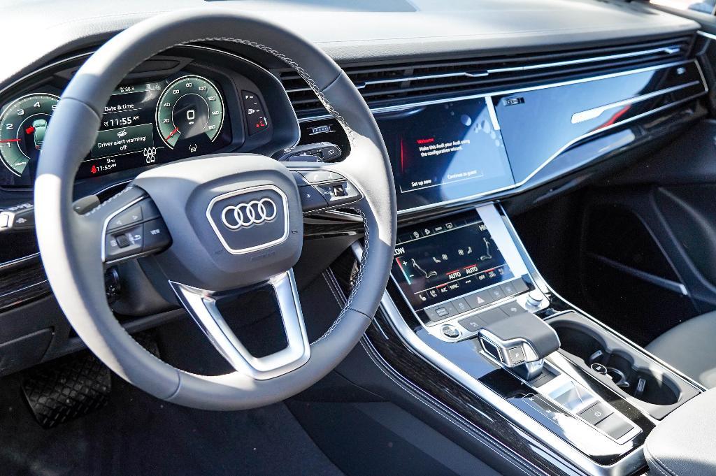 new 2025 Audi Q7 car, priced at $66,868