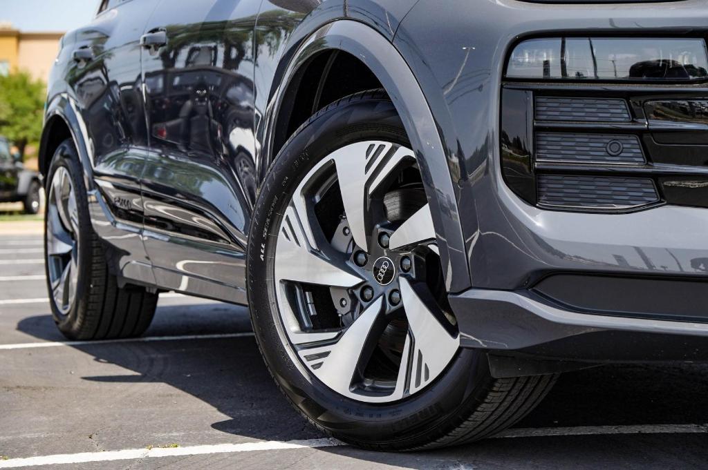 new 2025 Audi Q6 e-tron car, priced at $70,053