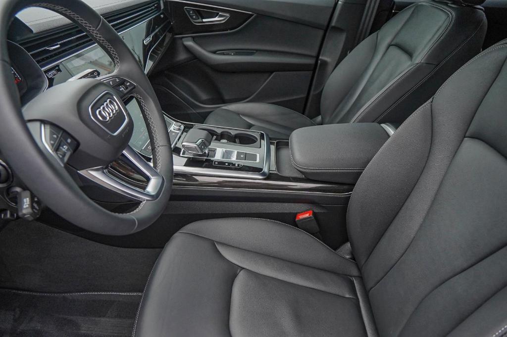 used 2025 Audi Q7 car, priced at $57,000