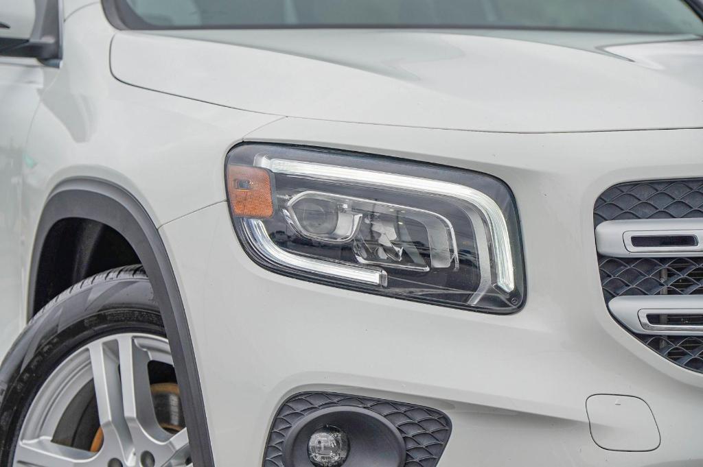 used 2021 Mercedes-Benz GLB 250 car, priced at $27,528
