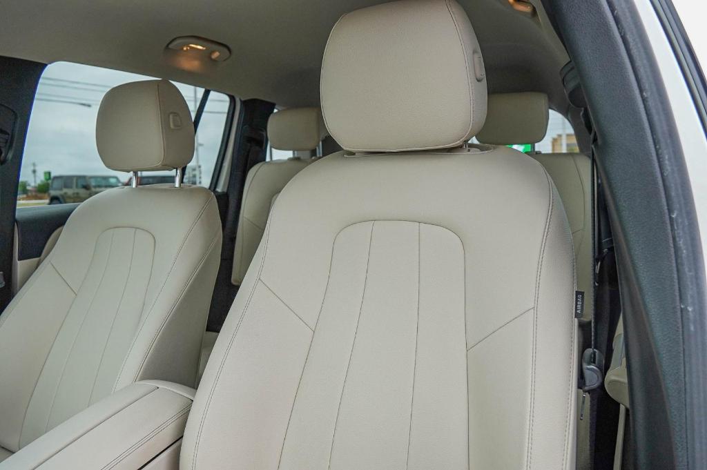 used 2021 Mercedes-Benz GLB 250 car, priced at $27,528