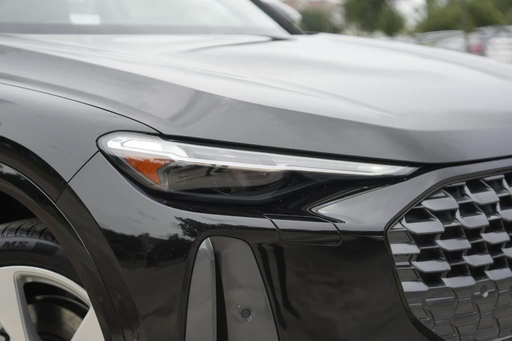 new 2025 Audi Q5 car, priced at $59,155
