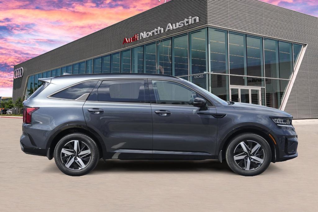 used 2022 Kia Sorento car, priced at $25,365