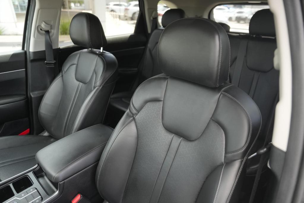 used 2022 Kia Sorento car, priced at $25,365