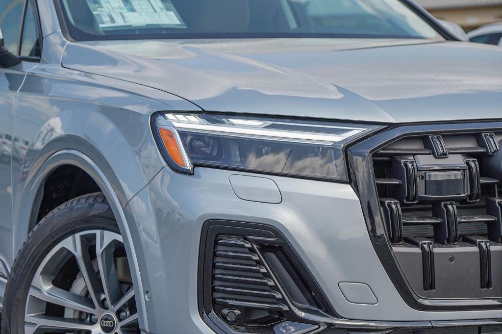 new 2025 Audi Q7 car, priced at $57,288