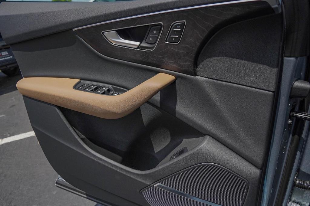 new 2025 Audi Q7 car, priced at $57,288