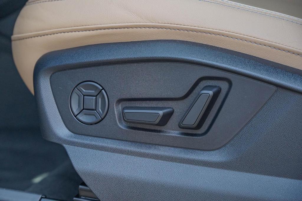 new 2025 Audi Q7 car, priced at $57,288