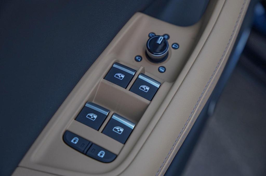 new 2025 Audi Q8 car, priced at $77,242