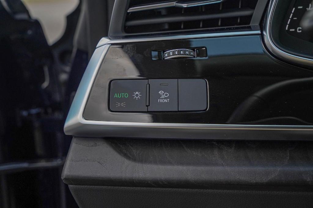 new 2025 Audi Q8 car, priced at $77,242