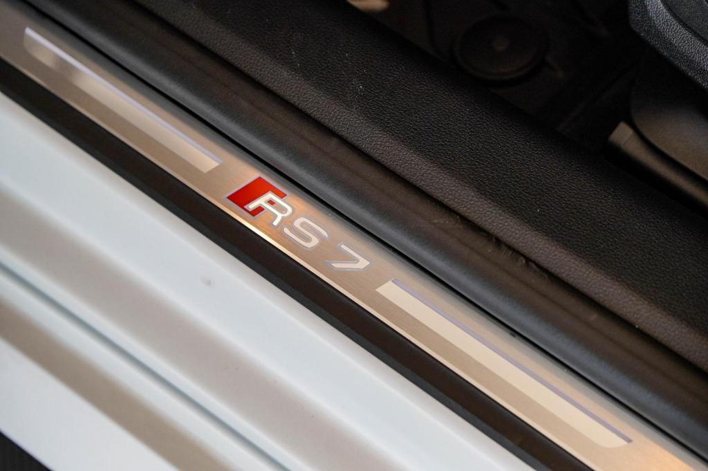 new 2025 Audi RS 7 car, priced at $165,070