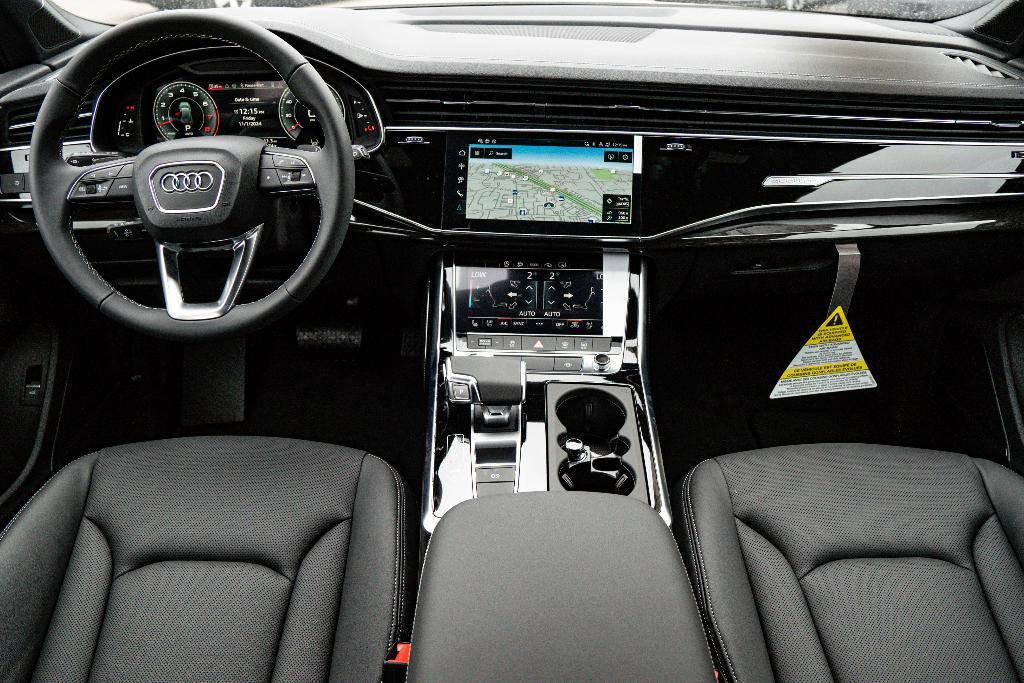 new 2025 Audi Q7 car, priced at $75,890