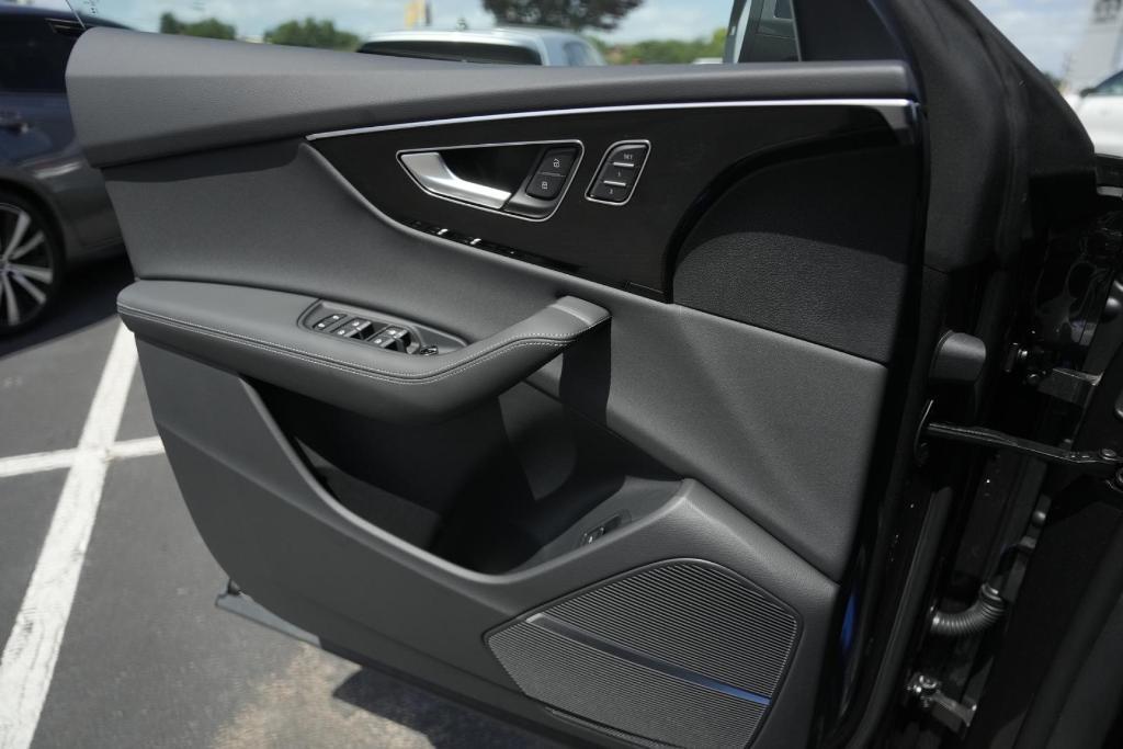 new 2025 Audi Q8 car, priced at $74,059