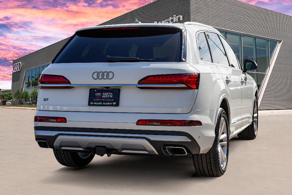 new 2025 Audi Q7 car, priced at $70,095