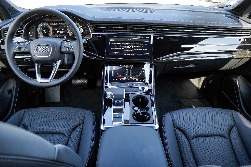 new 2025 Audi Q7 car, priced at $70,095