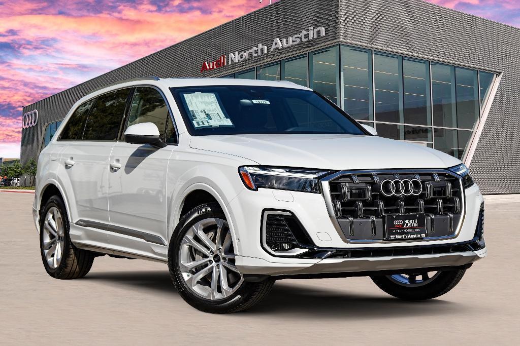 new 2025 Audi Q7 car, priced at $70,095