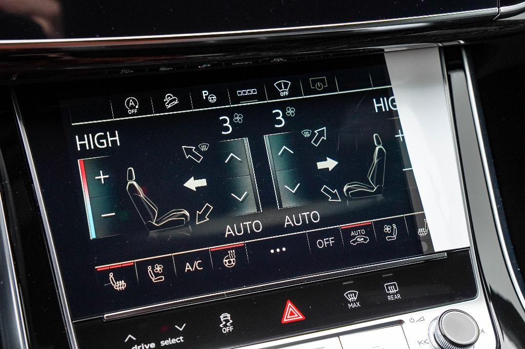 new 2025 Audi Q7 car, priced at $76,210