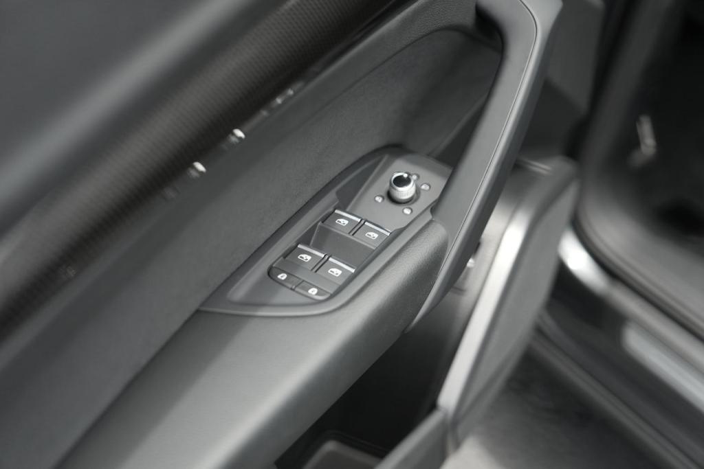 used 2022 Audi SQ5 car, priced at $44,116