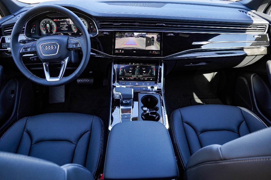 new 2025 Audi Q7 car, priced at $59,820