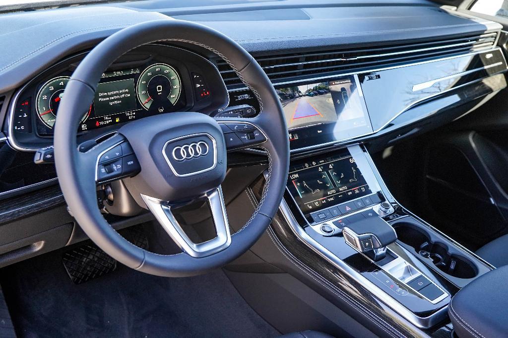 new 2025 Audi Q7 car, priced at $71,862