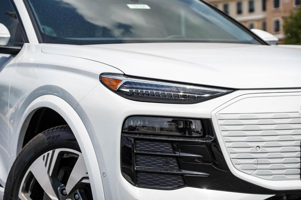 new 2025 Audi Q6 e-tron car, priced at $70,618