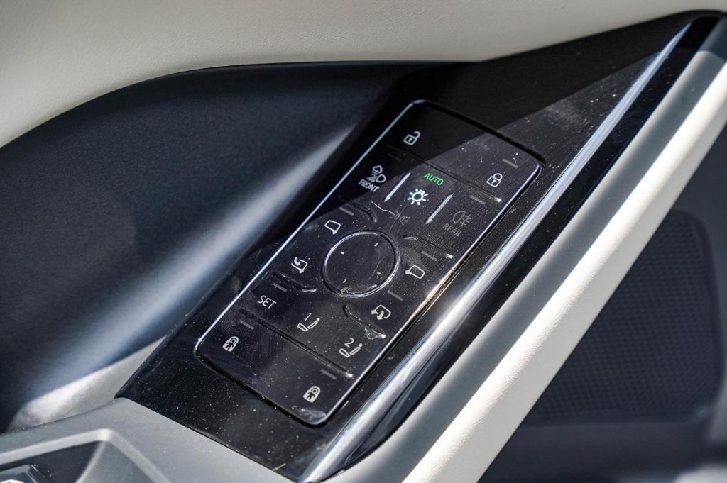 new 2025 Audi Q6 e-tron car, priced at $70,618