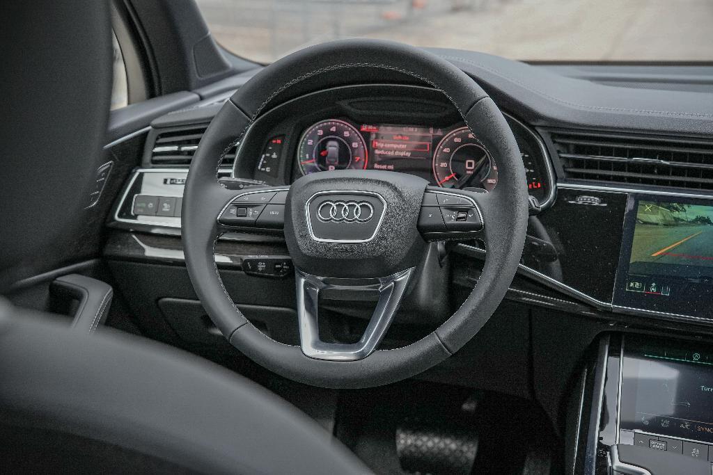 new 2025 Audi Q7 car, priced at $70,010