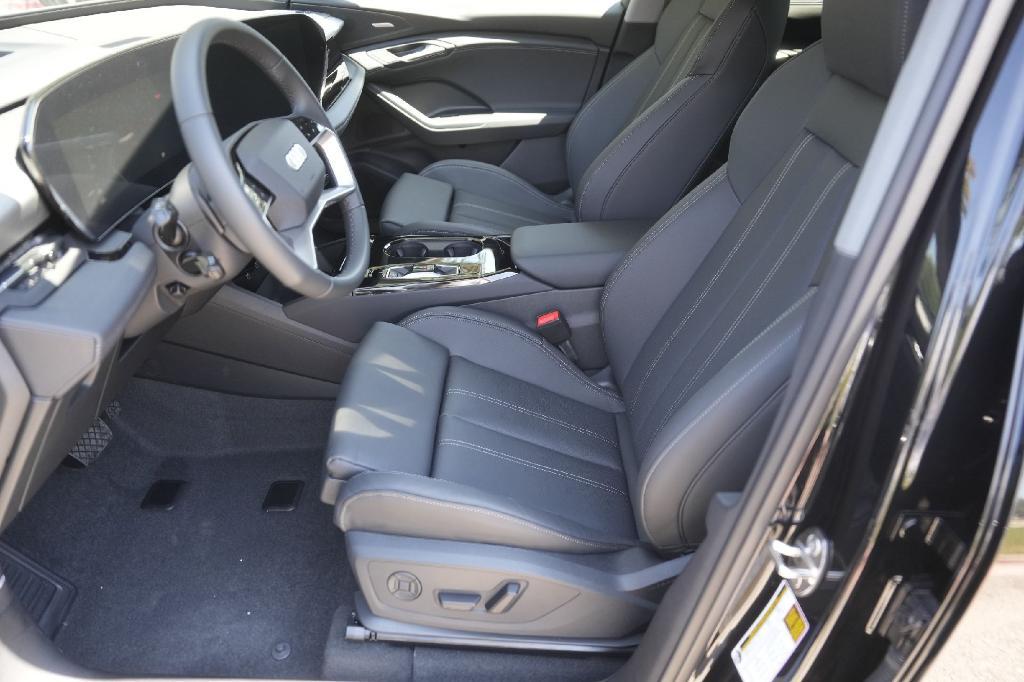 new 2025 Audi Q6 e-tron car, priced at $73,334