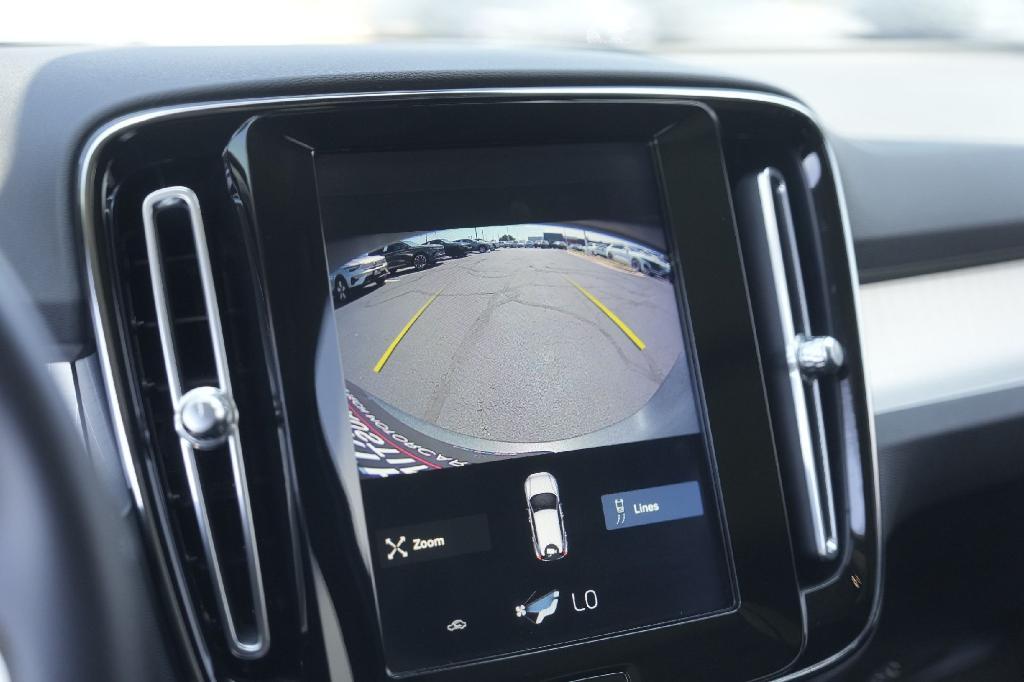 used 2019 Volvo XC40 car, priced at $18,977