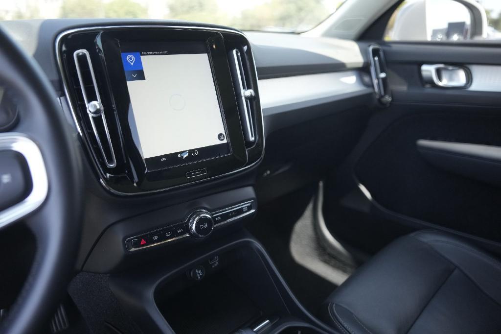 used 2019 Volvo XC40 car, priced at $18,977